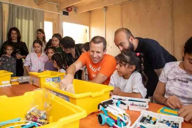 Amazon Türkiye, Hatay'da Gülümseten Hayaller Topluluk Evi ile 4 Bin Kişiye Destek Oldu