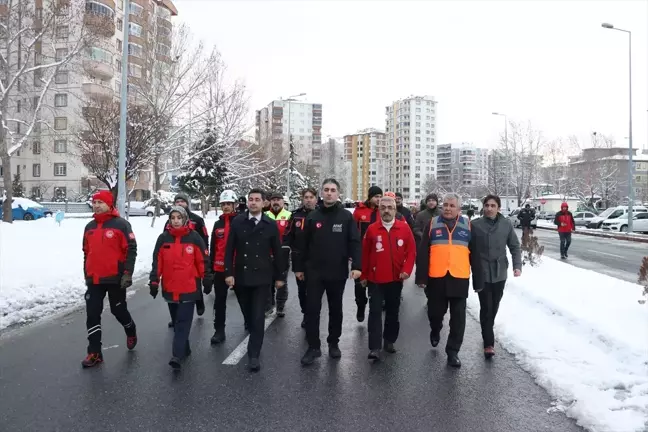 Kayseri'de Deprem Şehitleri İçin Sessiz Yürüyüş Düzenlendi