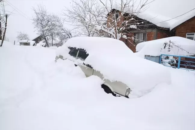 Kastamonu'da Kar Yağışı Ulaşımı Olumsuz Etkiliyor