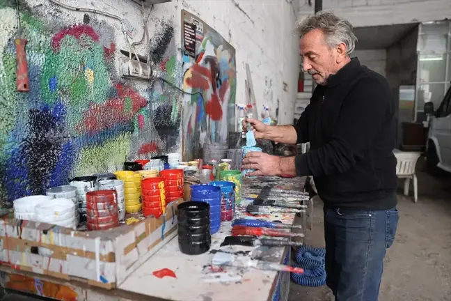 65 Yaşındaki Usta, Atölyesini Sanat Galerisine Dönüştürdü