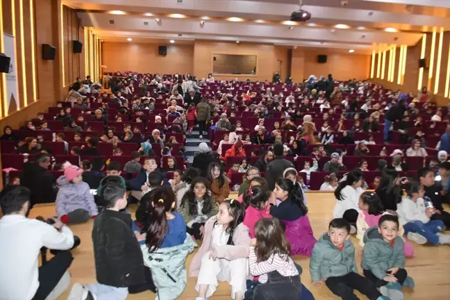 Boyabat'ta çocuklara yönelik sinema etkinliği düzenlendi