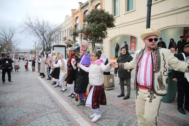 Edirne'de Uluslararası Balkan Halk Oyunları Festivali Coşkusu