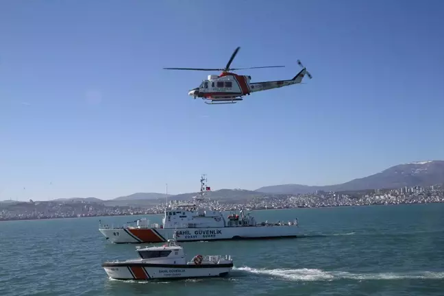 Sahil Güvenlik'ten Karadeniz'de Helikopter Destekli Arama Kurtarma Tatbikatı