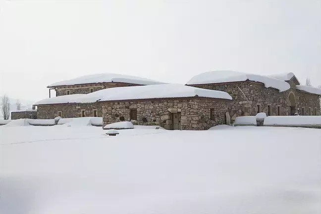 Bayburt'taki Kenan Yavuz Etnografya Müzesi Karla Kaplandı