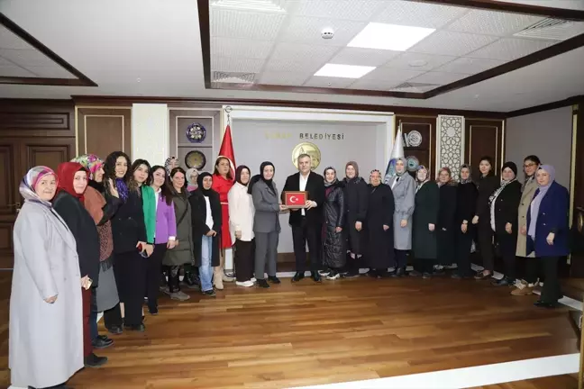 Çubuk Kadın Kolları Başkanı Ebru Ateş'ten Belediye Başkanı Demirbaş'a Ziyaret