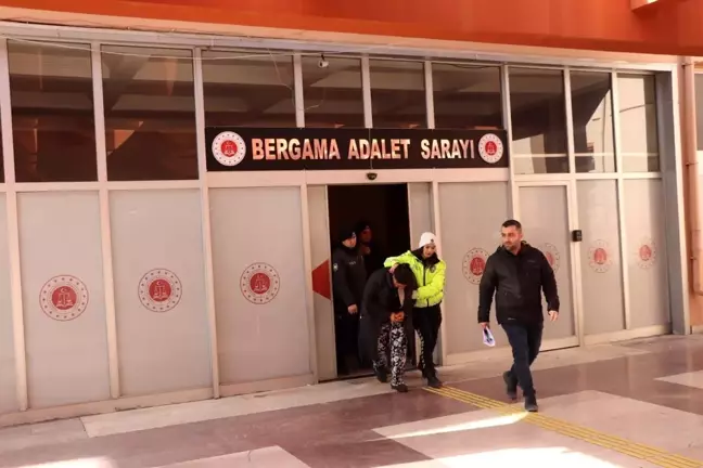 İzmir'de Uyuşturucu Ticareti Yapılan Evde Baskın: 2 Gözaltı