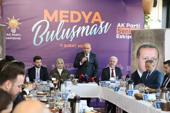 AK Parti Eskişehir İl Başkanı Albayrak, Yönetim Kurulu ile Basın Mensuplarıyla Buluştu