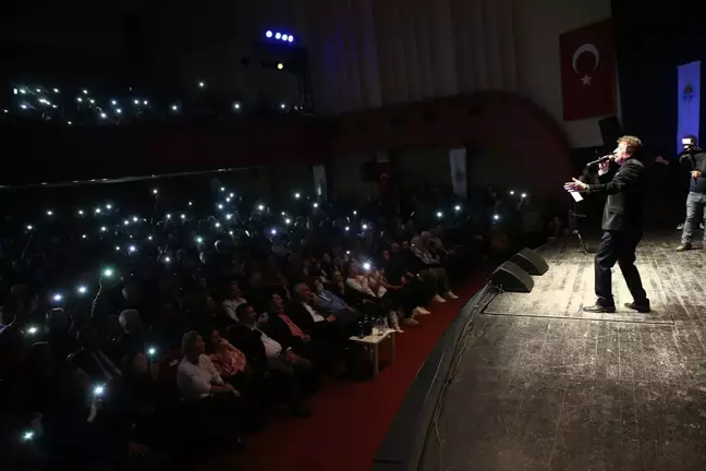 Ferdi Tayfur'un Hatırası Adana'da Konserle Yaşatıldı