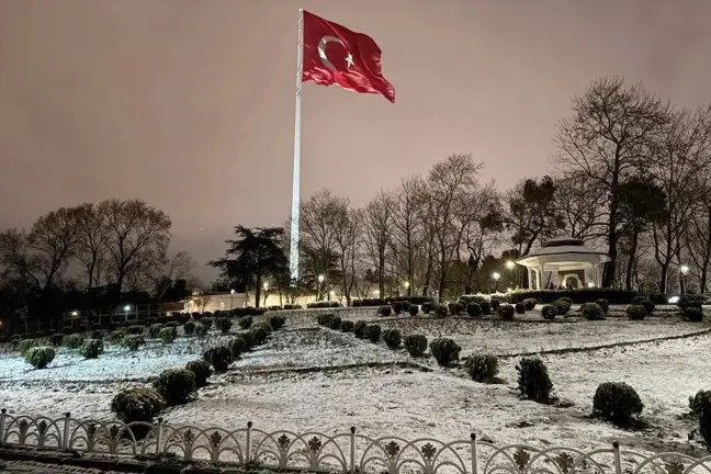 İstanbul Anadolu Yakası'nda Kar Yağışı Etkili Oldu