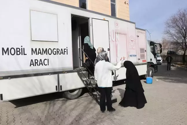 Siirt'te Mobil Mamografi Aracı ile 10 Bin Kilometre Yol Alındı