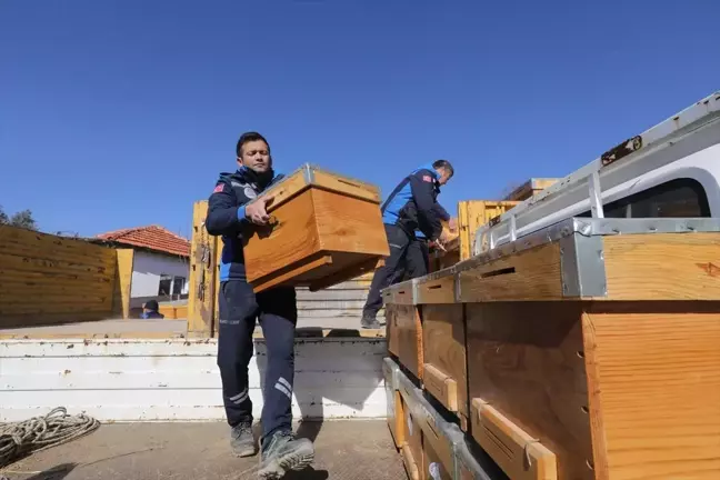 Muğla Belediyesi'nden Yangından Etkilenen Arıcılara Destek