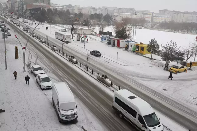 Muş'ta Kar Yağışı Hayatı Olumsuz Etkiledi