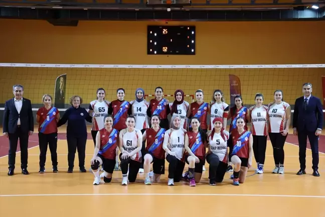 Trabzon'da Kamu Spor Oyunları Voleybol Turnuvası Devam Ediyor