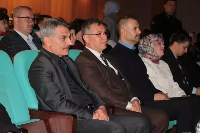 Yozgat'ta Liseler Arası Tiyatro Festivali Başladı