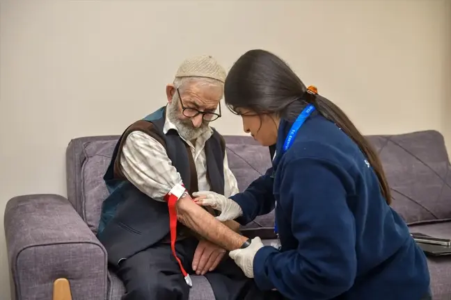 Esenyurt Belediyesi'nden Evde Sağlık ve Ambulans Hizmeti