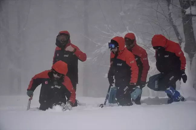 AFAD Ekipleri Çığda Arama Kurtarma Eğitimi Aldı