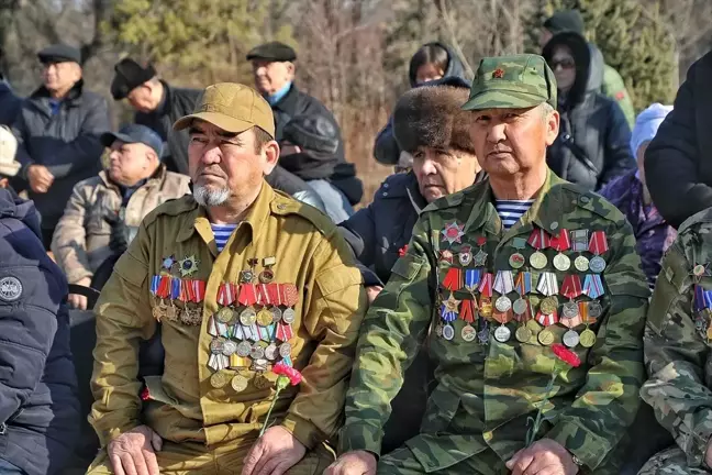 Kırgızistan'da Afgan Savaşında Hayatını Kaybeden Askerler İçin Anma Töreni