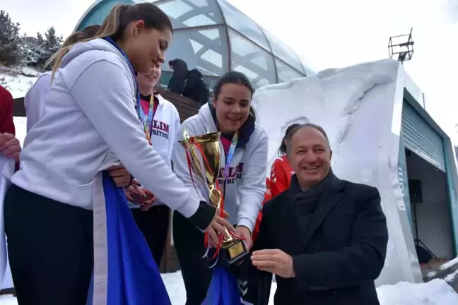 Erzurum'da ÜNİLİG Kar Voleybolu Şampiyonları Belli Oldu