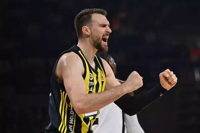 Fenerbahçe Beko, Beşiktaş Fibabanka'yı 104-81 yenerek Türkiye Kupası'nı kazandı