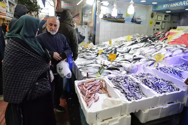 Samsun'da Hamsi Fiyatları 130 ila 200 Lira Arasında Değişiyor