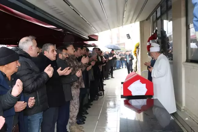 Çanakkale'de Kalp Krizi Geçiren Polis Memuru Samet Bayraktar Son Yolculuğuna Uğurlandı