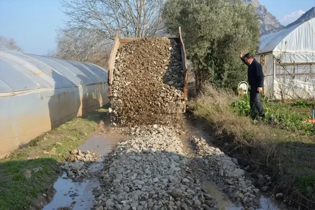 Mihalgazi Belediyesi Tarımsal Üretimi Desteklemek İçin Ulaşım Yollarını Güçlendiriyor