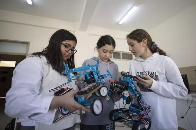 Tunceli Hacı Bektaş Bilim ve Sanat Merkezi'nde Robotik Kodlama Eğitimleri