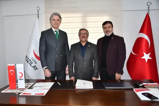 Türk Kızılay Kemalpaşa Şubesi'nde Çetin Elçiboğa Güven Tazeledi