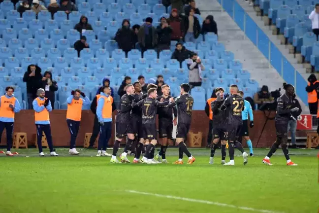 Trabzonspor, Gaziantep FK'yi 2-0 Geçti