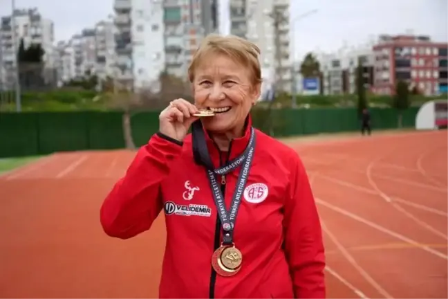 82 Yaşındaki Çiçek Solon Şensoy, Avrupa Şampiyonası Hedefiyle Yola Çıkıyor