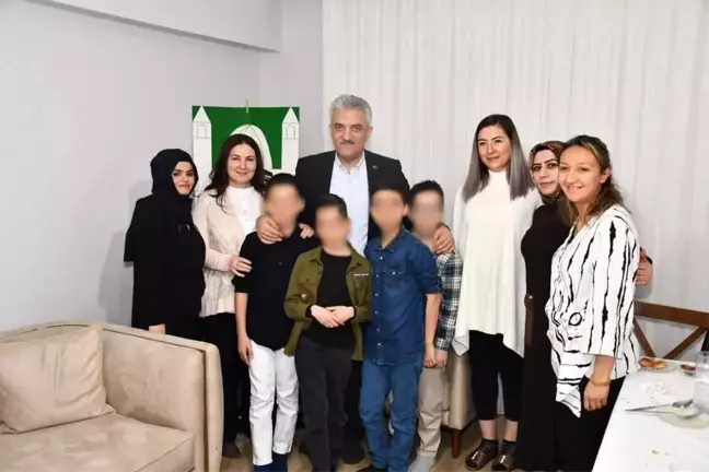 Vali Mehmet Makas ve Eşi Elif Makas, Çocuklarla İftar Yaptı