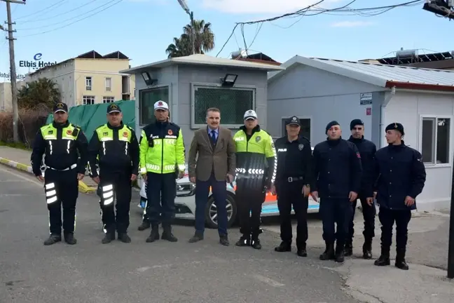 Balıkesir Kaymakamı Trafik Güvenliği İçin Kontrol Noktalarını Ziyaret Etti