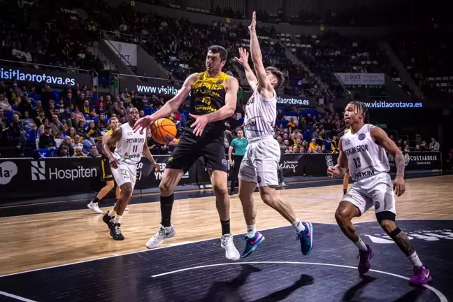 Aliağa Petkimspor, Tenerife'ye 90-83 Yenildi