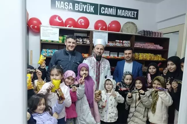 Kütahya'da 'Cami Market' Uygulaması ile Çocuklara Ücretsiz İkramlar