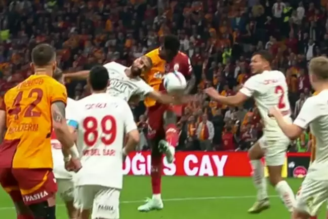 Galatasaray'ın kazandığı penaltıda karar doğru mu? Ünlü yorumcular 1 saniye bile düşünmedi