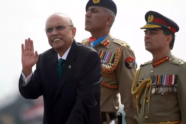 Pakistan Cumhurbaşkanı Zerdari hastaneye kaldırıldı