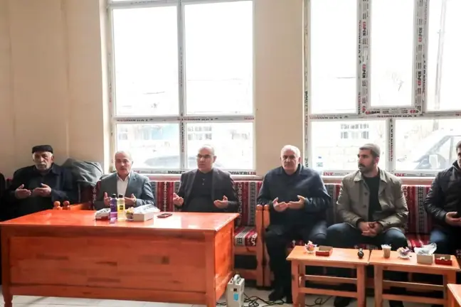Ağrı Valisi Koç'tan Şehit Muhtarın Eşine Taziye Ziyareti