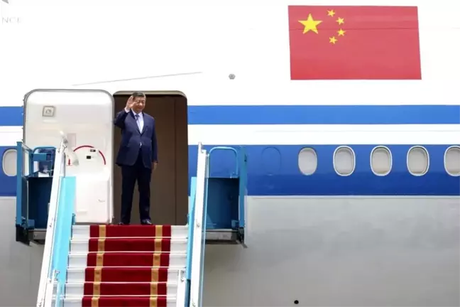 Xi Jinping Vietnam'da 40 Anlaşma İmzalamayı Planlıyor