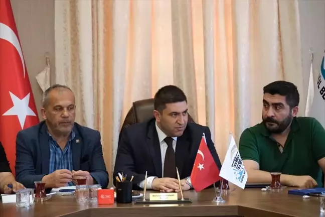 Güdül'de Muhtarlar ve Büyükşehir Yetkilileri ile Toplantı Gerçekleştirildi