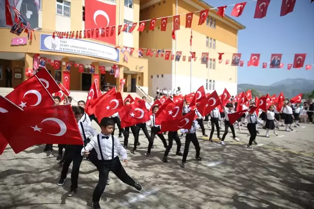 Antalya ve çevre illerde 23 Nisan Ulusal Egemenlik ve Çocuk Bayramı kutlandı