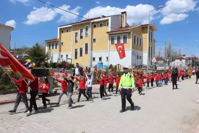 Artova'da 23 Nisan Kutlamaları ve Kortej Yürüyüşü