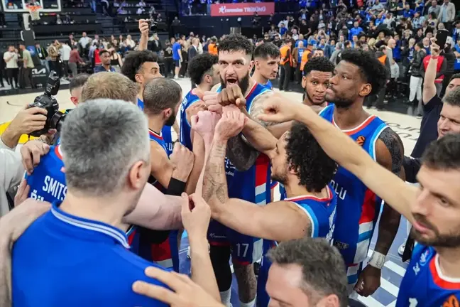 Anadolu Efes, Panathinaikos'u Mağlup Ederek Seriyi Eşitledi