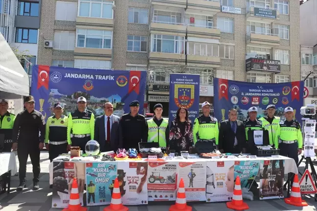 Burdur'da Karayolu Trafik Güvenliği Günü Etkinliği Düzenlendi