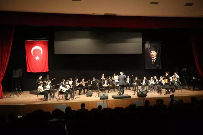 Gençlik Türk Müziği Orkestrası'ndan Etkileyici Konser