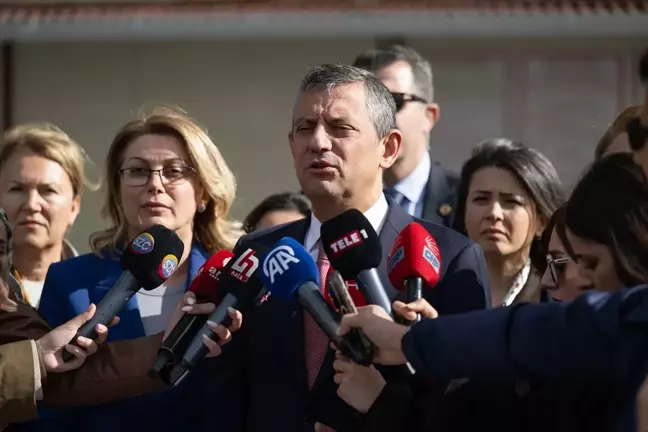 CHP Genel Başkanı Özgür Özel, Bakırköy Kadın Cezaevi'ni Ziyaret Etti