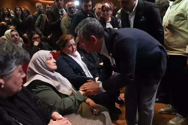 CHP Genel Başkanı Özgür Özel'e Yumruklu Saldırı