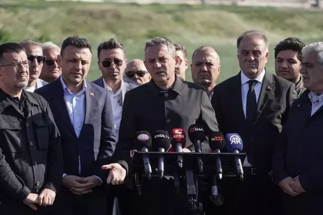 Özgür Özel, İmamoğlu'nu Cezaevinde Ziyaret Etti