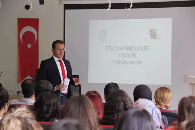 Cizre'de Öğretmenlere 'Etik Davranış İlkeleri' Semineri