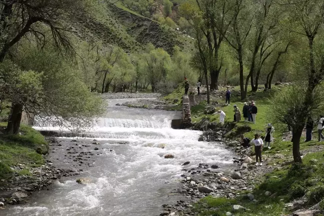 Muş'ta Doğaseverler Dört Mevsimi Bir Arada Yaşıyor