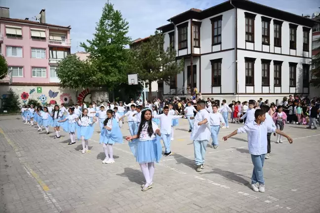 Edirne Şehit Asım İlkokulu'nda kermes düzenlendi